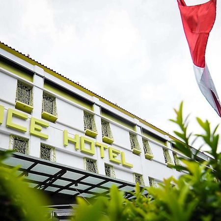 Ace Hotel Batam Nagoya Buitenkant foto