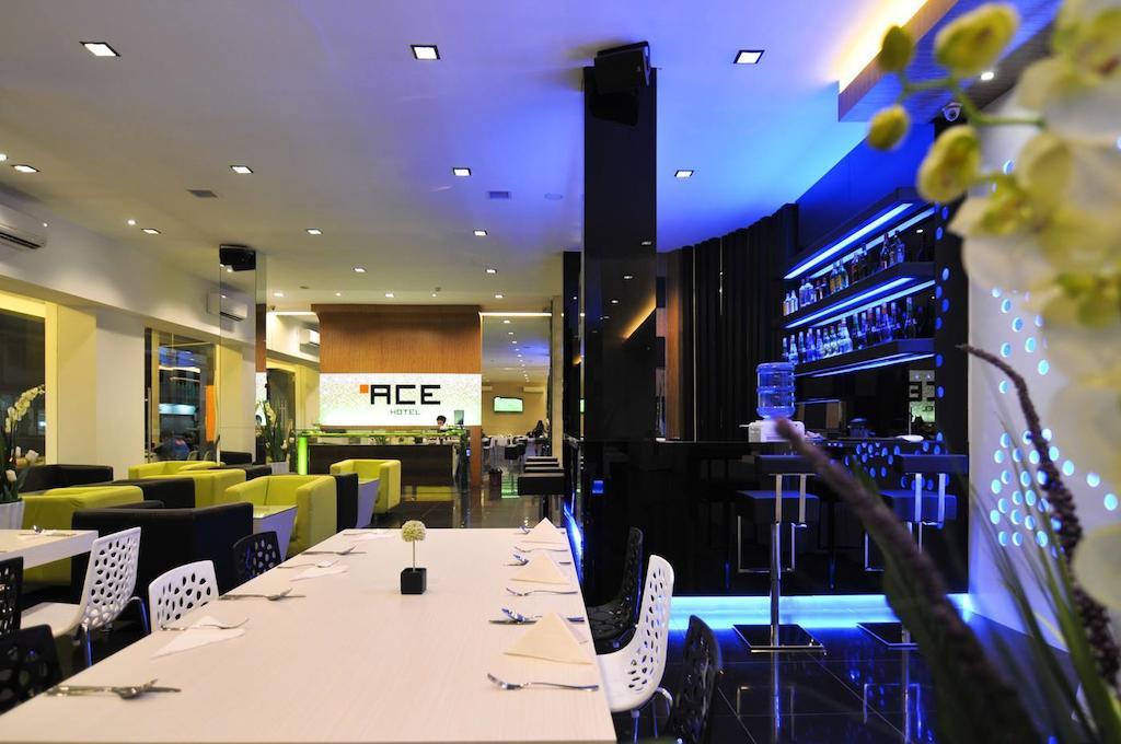 Ace Hotel Batam Nagoya Buitenkant foto