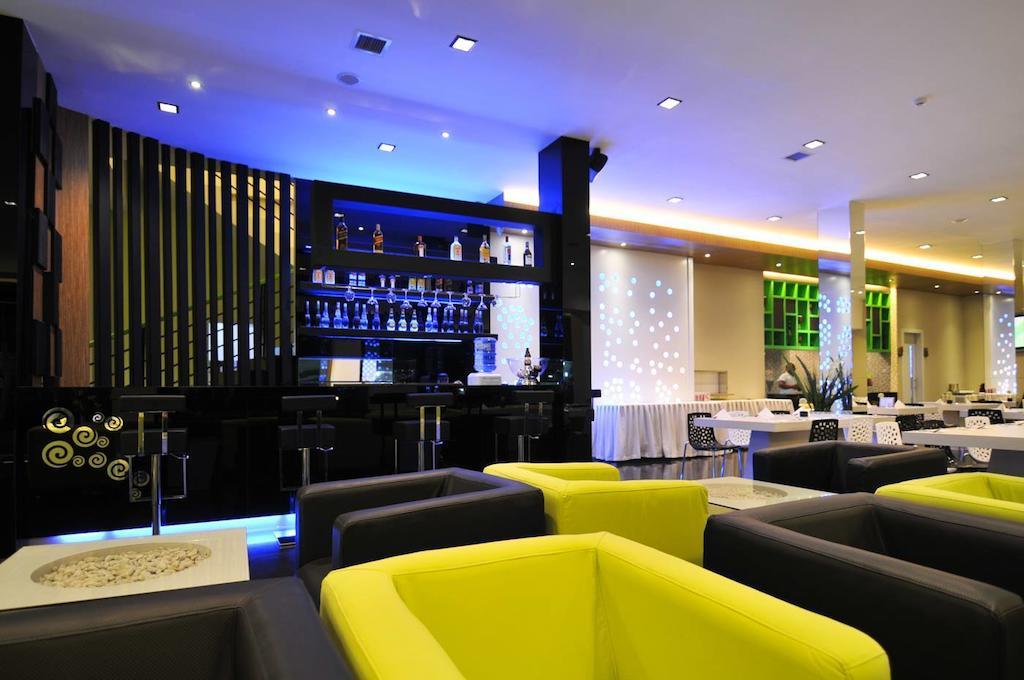 Ace Hotel Batam Nagoya Buitenkant foto