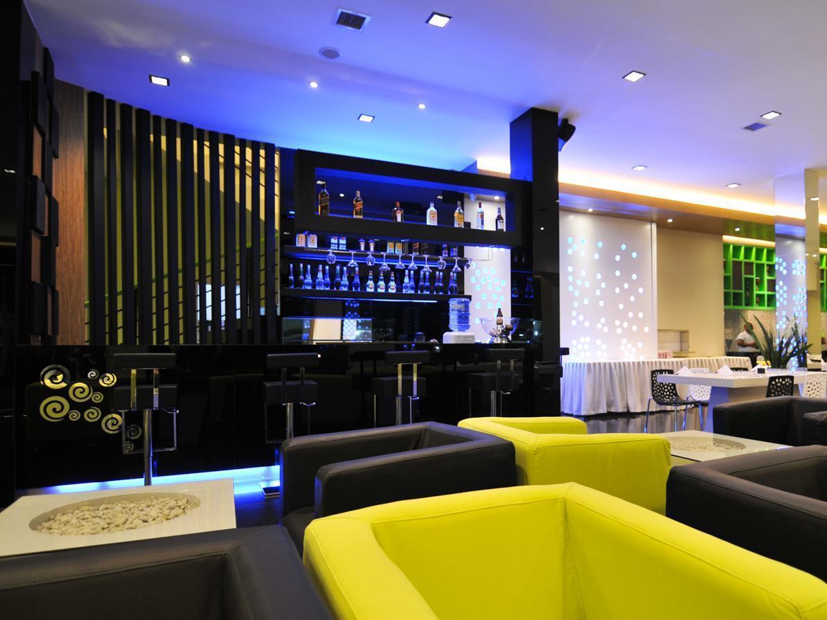 Ace Hotel Batam Nagoya Buitenkant foto